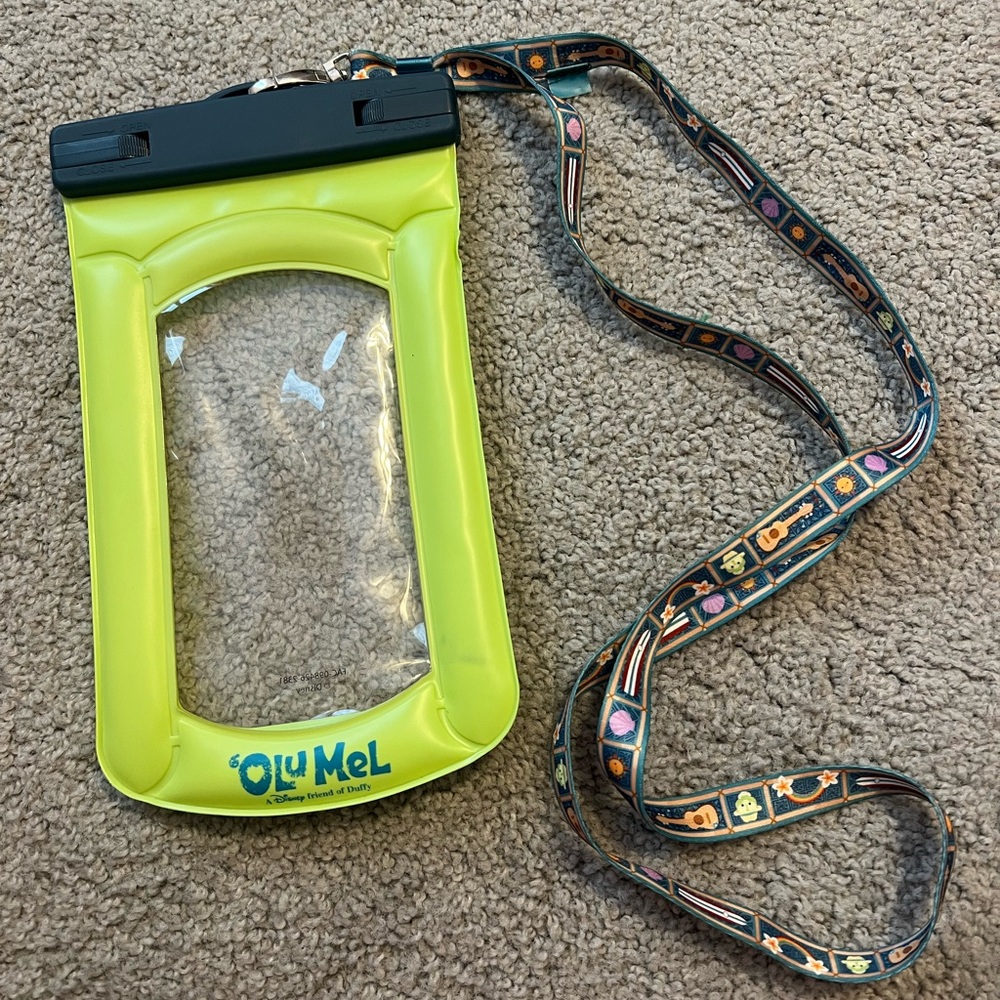 Disney Aulani Waterproof Phone Holder